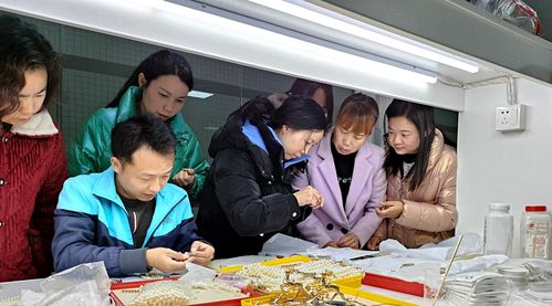 桃源青林回維鄉紅石榴勞務服務志愿服務隊 開展實用技能培訓 為寶媽靈活就業賦能